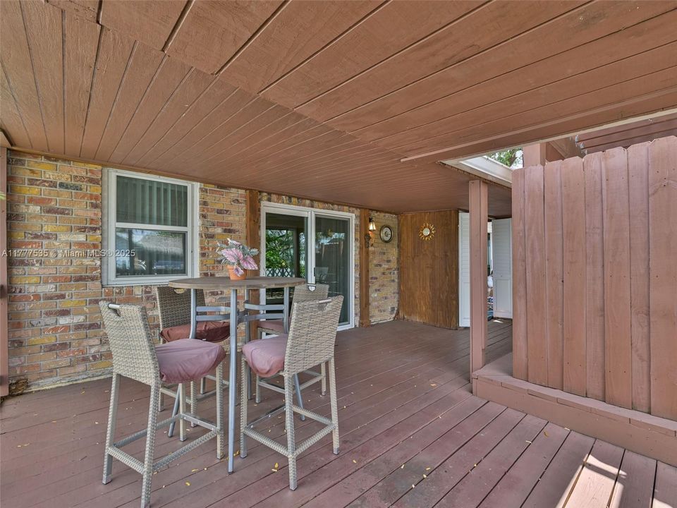 Recently Sold: $749,900 (0 beds, 0 baths, 1616 Square Feet)