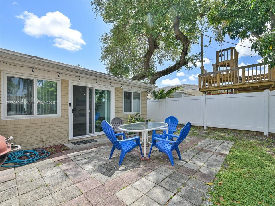 Recently Sold: $749,900 (0 beds, 0 baths, 1616 Square Feet)