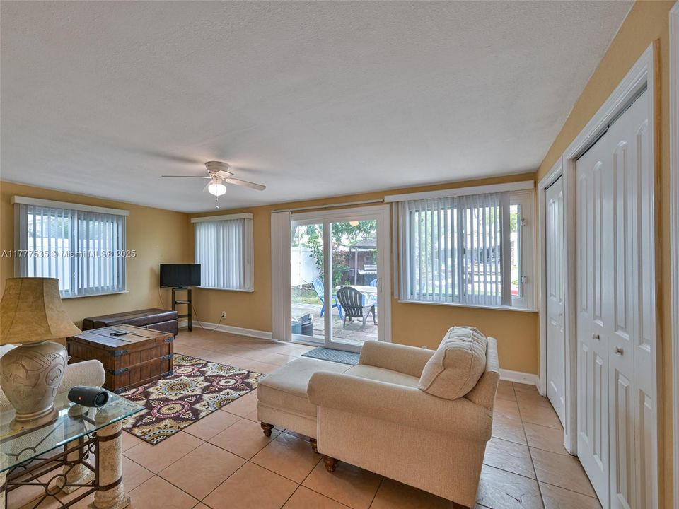 Recently Sold: $749,900 (0 beds, 0 baths, 1616 Square Feet)