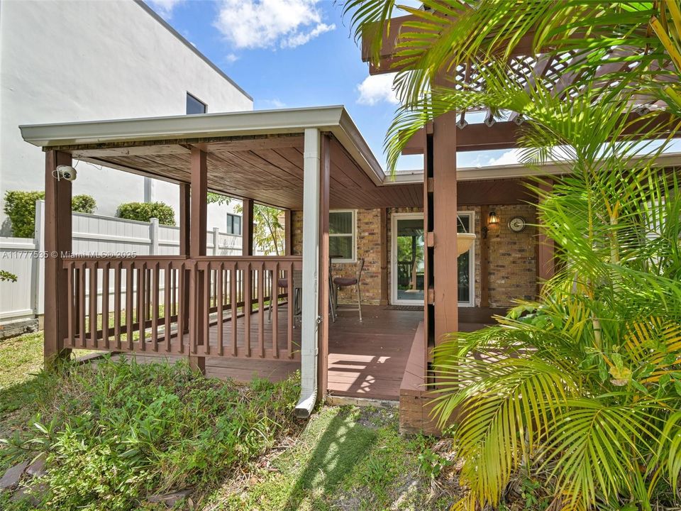 Recently Sold: $749,900 (0 beds, 0 baths, 1616 Square Feet)