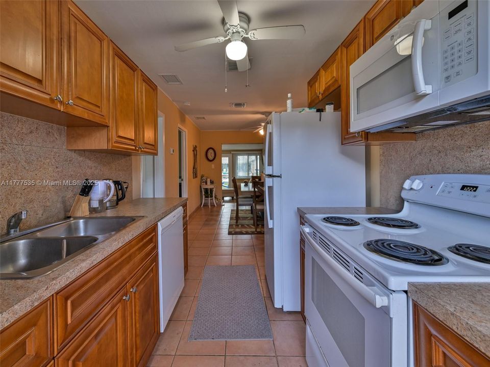 Recently Sold: $749,900 (0 beds, 0 baths, 1616 Square Feet)