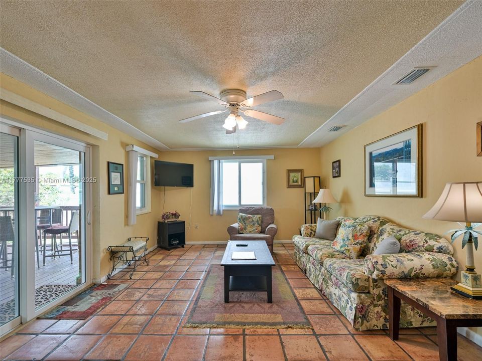 Recently Sold: $749,900 (0 beds, 0 baths, 1616 Square Feet)