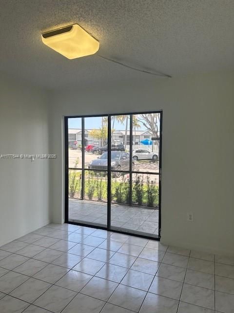 最近租的: $2,450 (3 贝兹, 2 浴室, 1065 平方英尺)