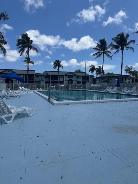 最近租的: $2,450 (3 贝兹, 2 浴室, 1065 平方英尺)