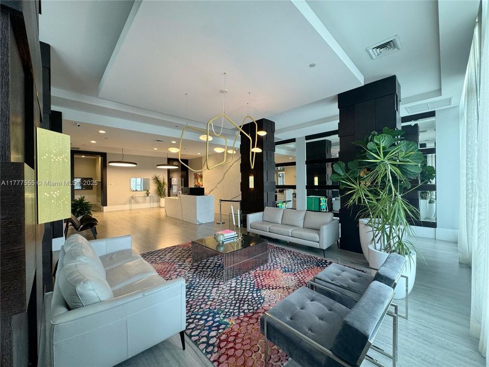 Recently Rented: $2,550 (2 beds, 2 baths, 1220 Square Feet)