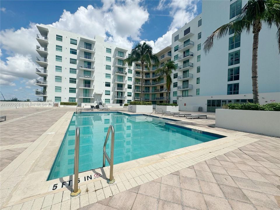 Recently Rented: $2,550 (2 beds, 2 baths, 1220 Square Feet)