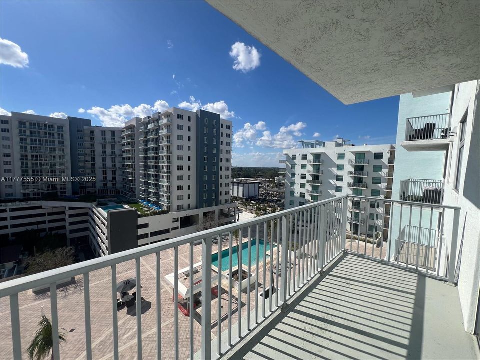 Recently Rented: $2,550 (2 beds, 2 baths, 1220 Square Feet)