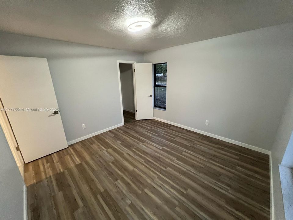 Recently Sold: $379,000 (3 beds, 2 baths, 1292 Square Feet)