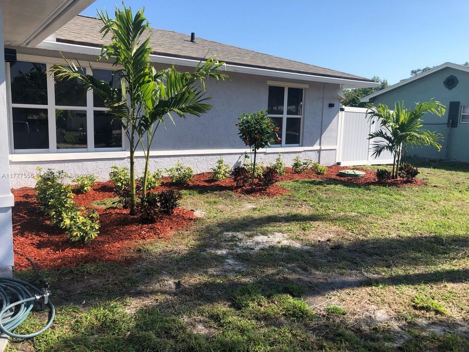 Recently Sold: $379,000 (3 beds, 2 baths, 1292 Square Feet)