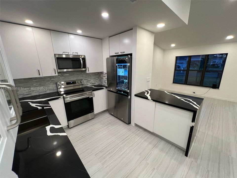 Recently Sold: $379,000 (3 beds, 2 baths, 1292 Square Feet)