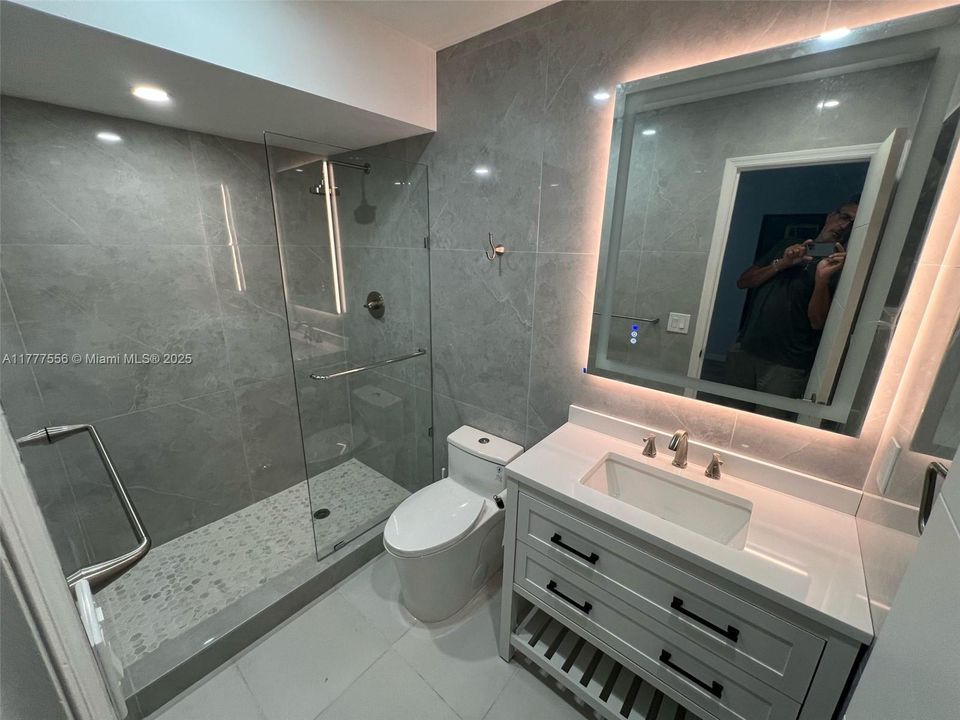 Recently Sold: $379,000 (3 beds, 2 baths, 1292 Square Feet)