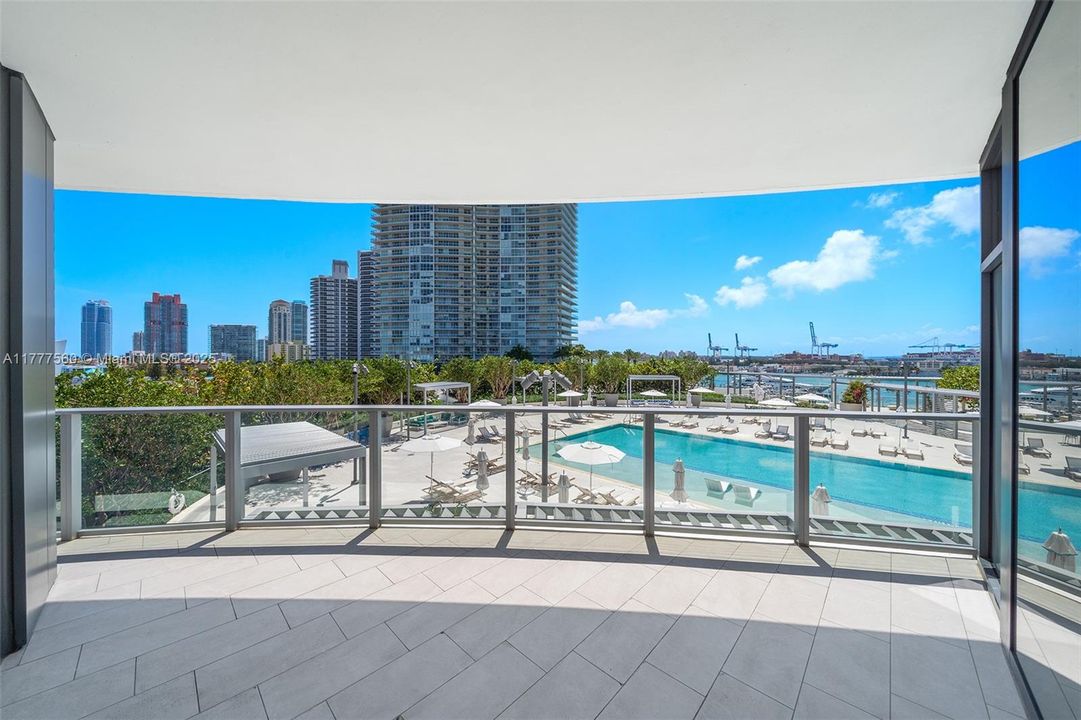 Active With Contract: $2,995,000 (3 beds, 3 baths, 2178 Square Feet)