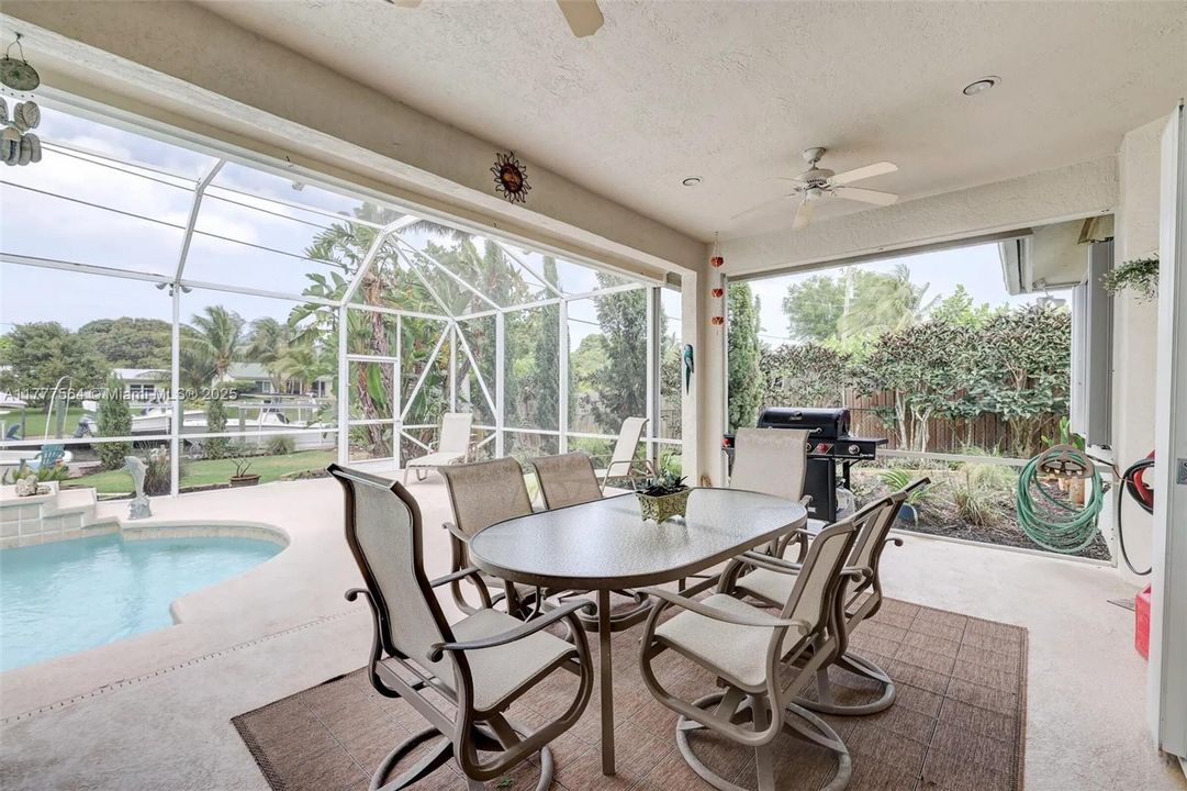 Недавно продано: $1,275,000 (3 спален, 3 ванн, 2462 Квадратных фут)