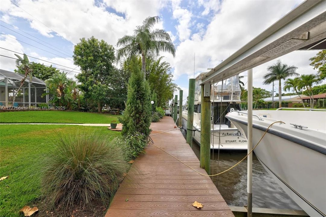 Недавно продано: $1,275,000 (3 спален, 3 ванн, 2462 Квадратных фут)