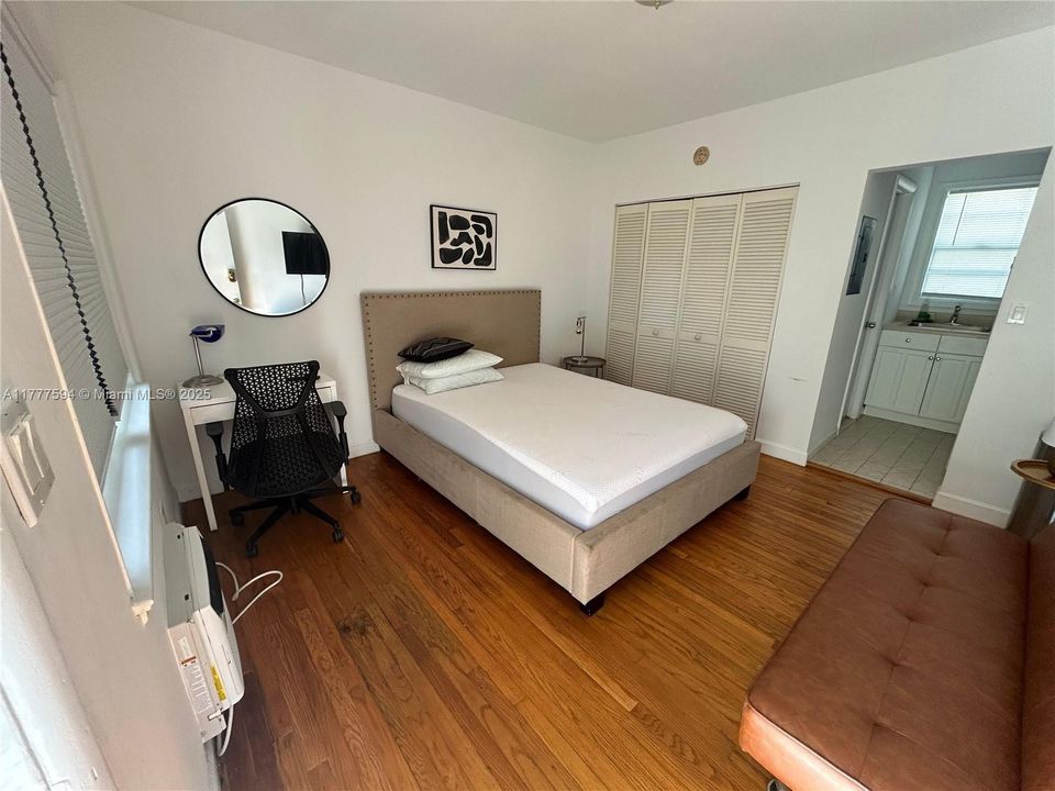 Recently Rented: $1,500 (0 beds, 1 baths, 350 Square Feet)