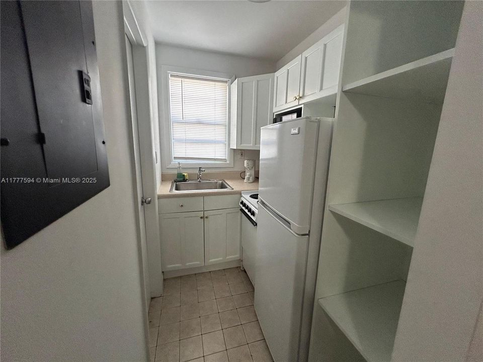 Recently Rented: $1,500 (0 beds, 1 baths, 350 Square Feet)