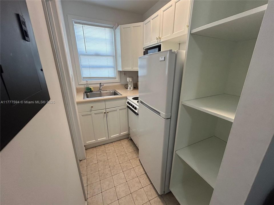Recently Rented: $1,500 (0 beds, 1 baths, 350 Square Feet)