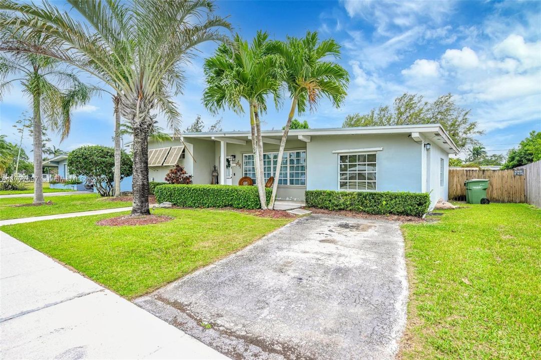 Recently Sold: $549,000 (3 beds, 2 baths, 1750 Square Feet)