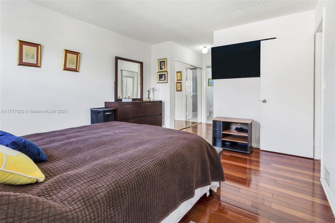 Recently Sold: $538,500 (3 beds, 2 baths, 1456 Square Feet)