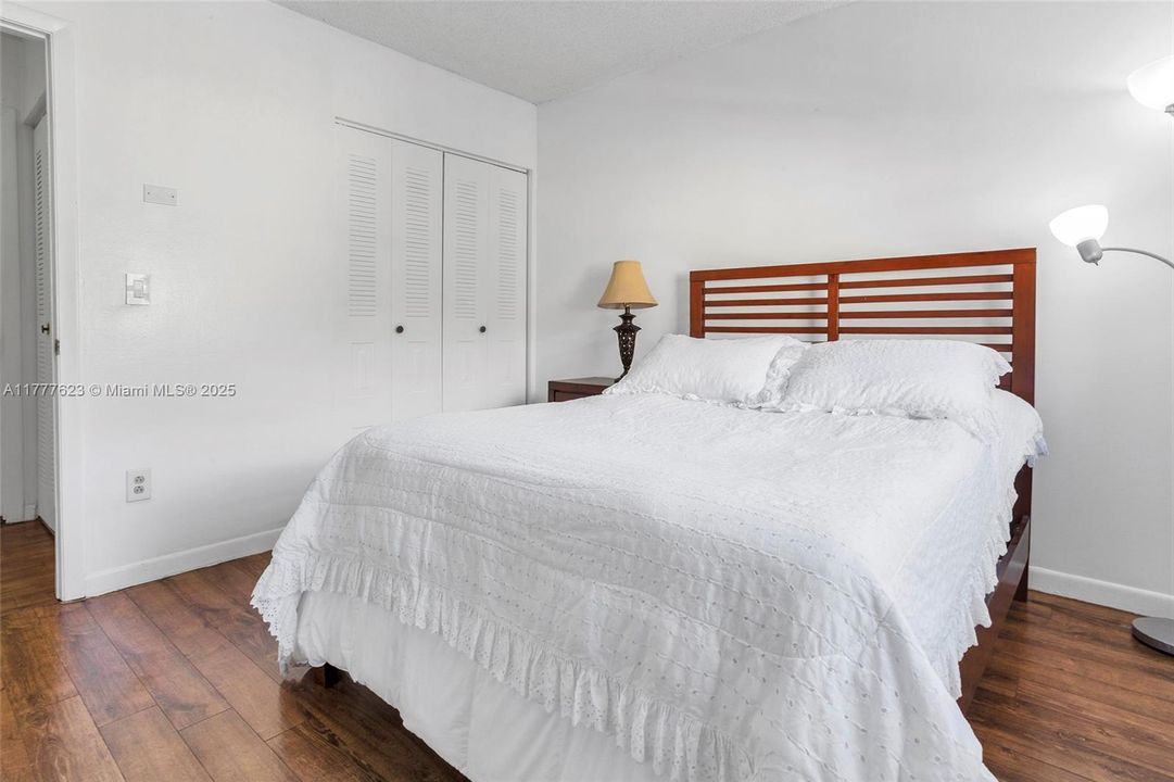 Recently Sold: $538,500 (3 beds, 2 baths, 1456 Square Feet)