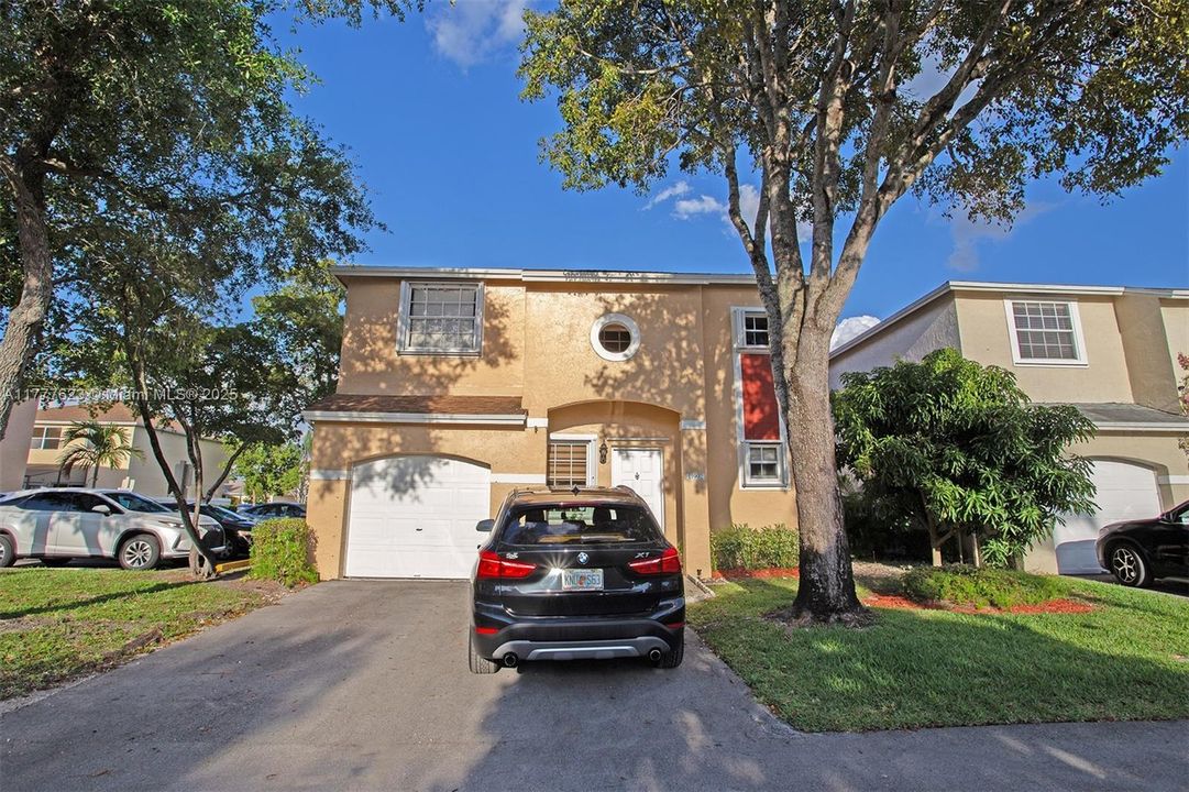 Recently Sold: $538,500 (3 beds, 2 baths, 1456 Square Feet)