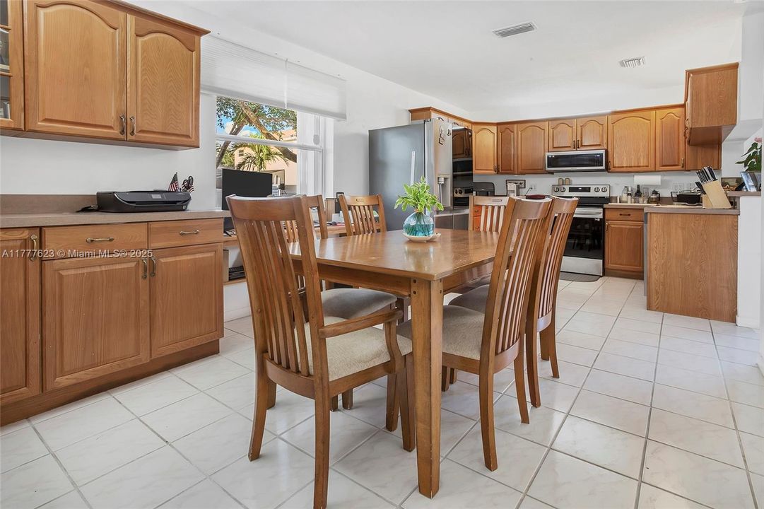 Recently Sold: $538,500 (3 beds, 2 baths, 1456 Square Feet)