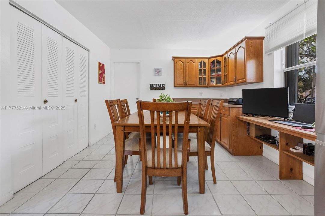 Recently Sold: $538,500 (3 beds, 2 baths, 1456 Square Feet)