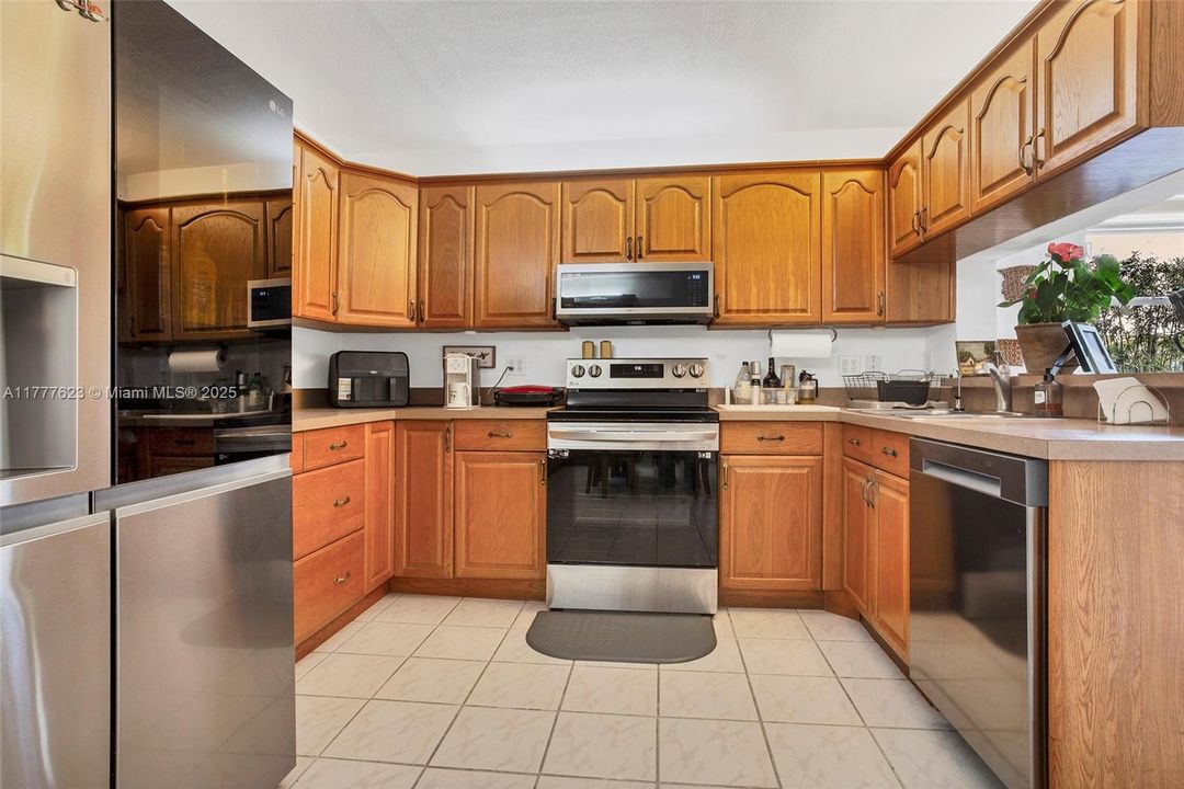 Recently Sold: $538,500 (3 beds, 2 baths, 1456 Square Feet)