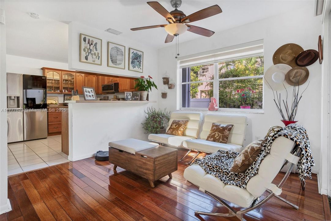 Recently Sold: $538,500 (3 beds, 2 baths, 1456 Square Feet)