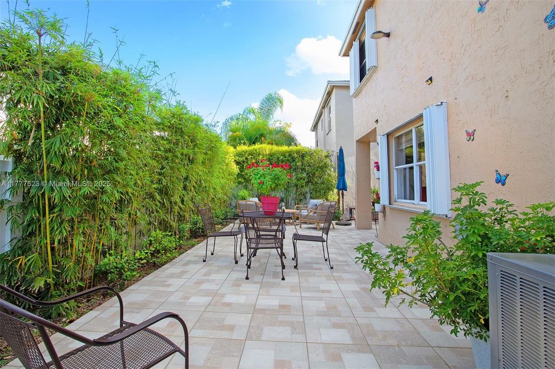 Recently Sold: $538,500 (3 beds, 2 baths, 1456 Square Feet)