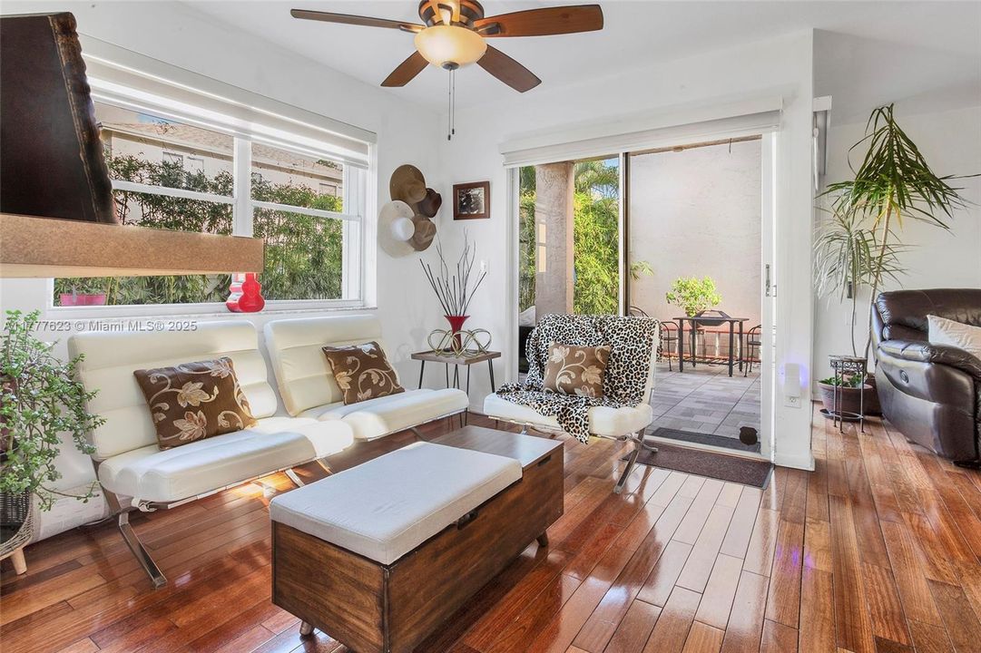 Recently Sold: $538,500 (3 beds, 2 baths, 1456 Square Feet)