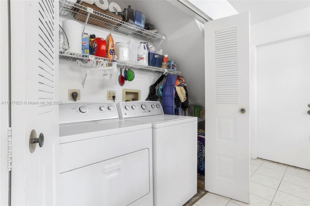 Recently Sold: $538,500 (3 beds, 2 baths, 1456 Square Feet)