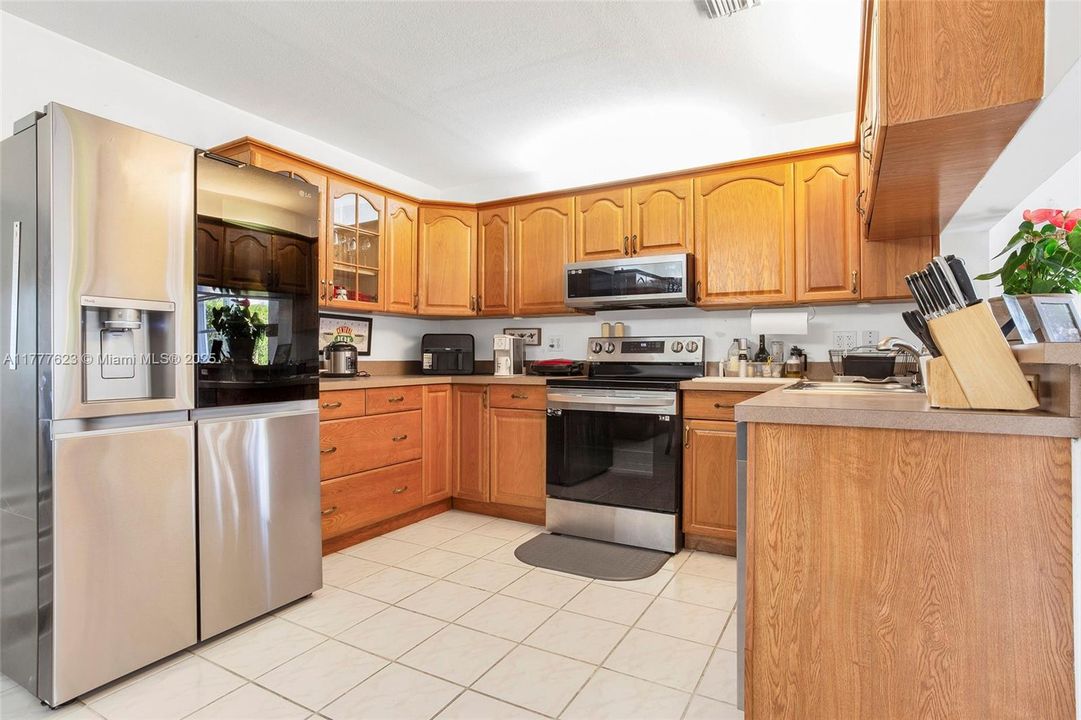 Recently Sold: $538,500 (3 beds, 2 baths, 1456 Square Feet)