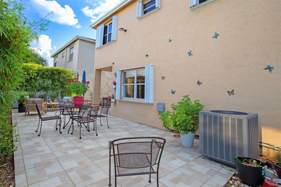 Recently Sold: $538,500 (3 beds, 2 baths, 1456 Square Feet)