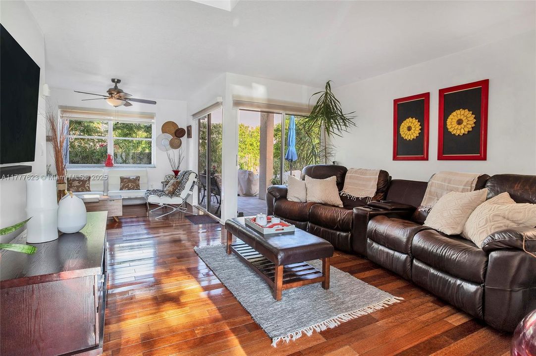 Recently Sold: $538,500 (3 beds, 2 baths, 1456 Square Feet)