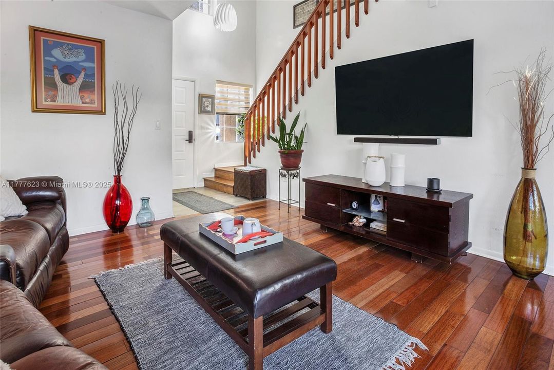 Recently Sold: $538,500 (3 beds, 2 baths, 1456 Square Feet)