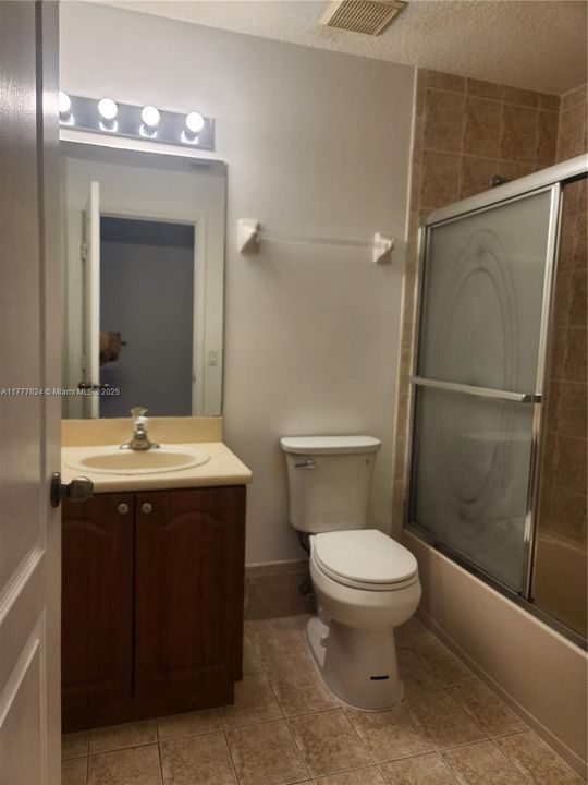 Recently Rented: $3,200 (4 beds, 3 baths, 1500 Square Feet)