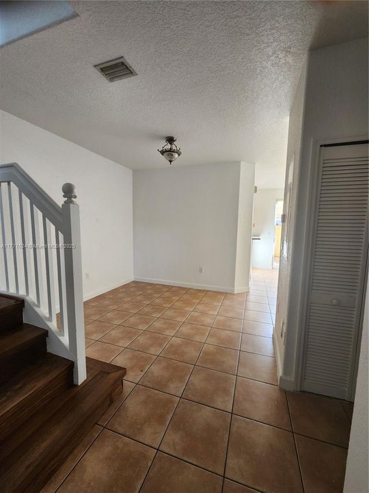 Recently Rented: $3,200 (4 beds, 3 baths, 1500 Square Feet)