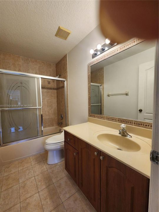 Recently Rented: $3,200 (4 beds, 3 baths, 1500 Square Feet)