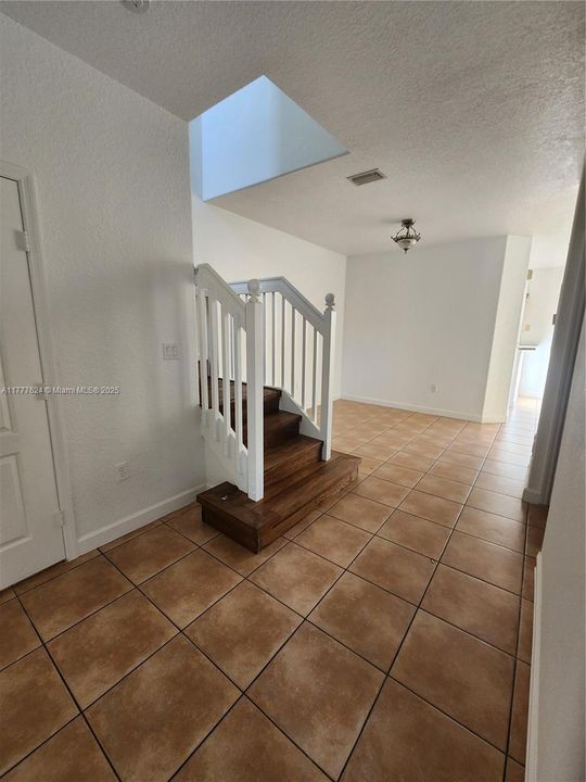 Recently Rented: $3,200 (4 beds, 3 baths, 1500 Square Feet)