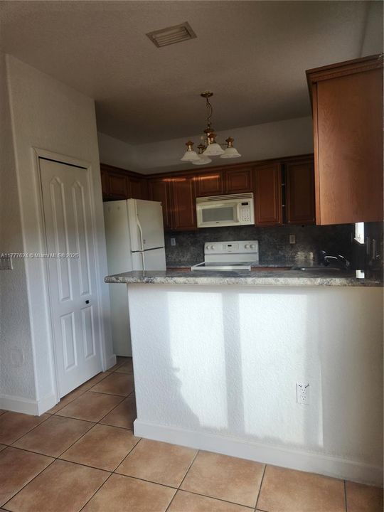 Recently Rented: $3,200 (4 beds, 3 baths, 1500 Square Feet)