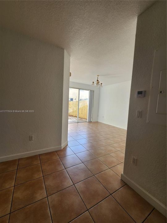 Recently Rented: $3,200 (4 beds, 3 baths, 1500 Square Feet)