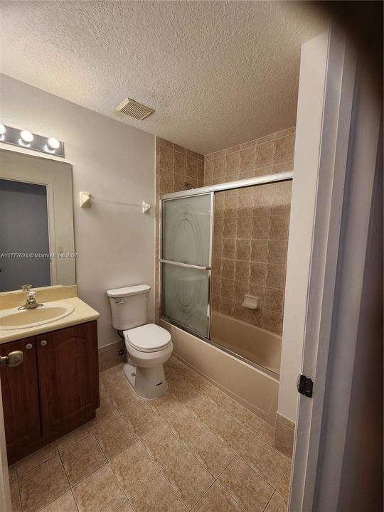 Recently Rented: $3,200 (4 beds, 3 baths, 1500 Square Feet)