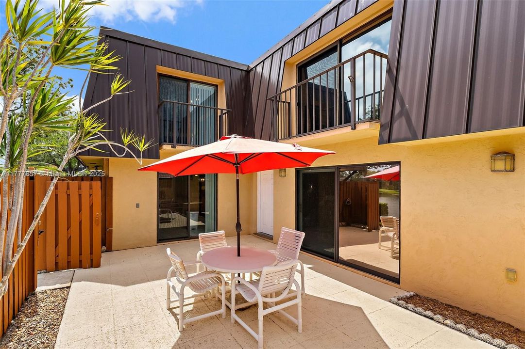 Recently Rented: $1,800 (2 beds, 2 baths, 1288 Square Feet)