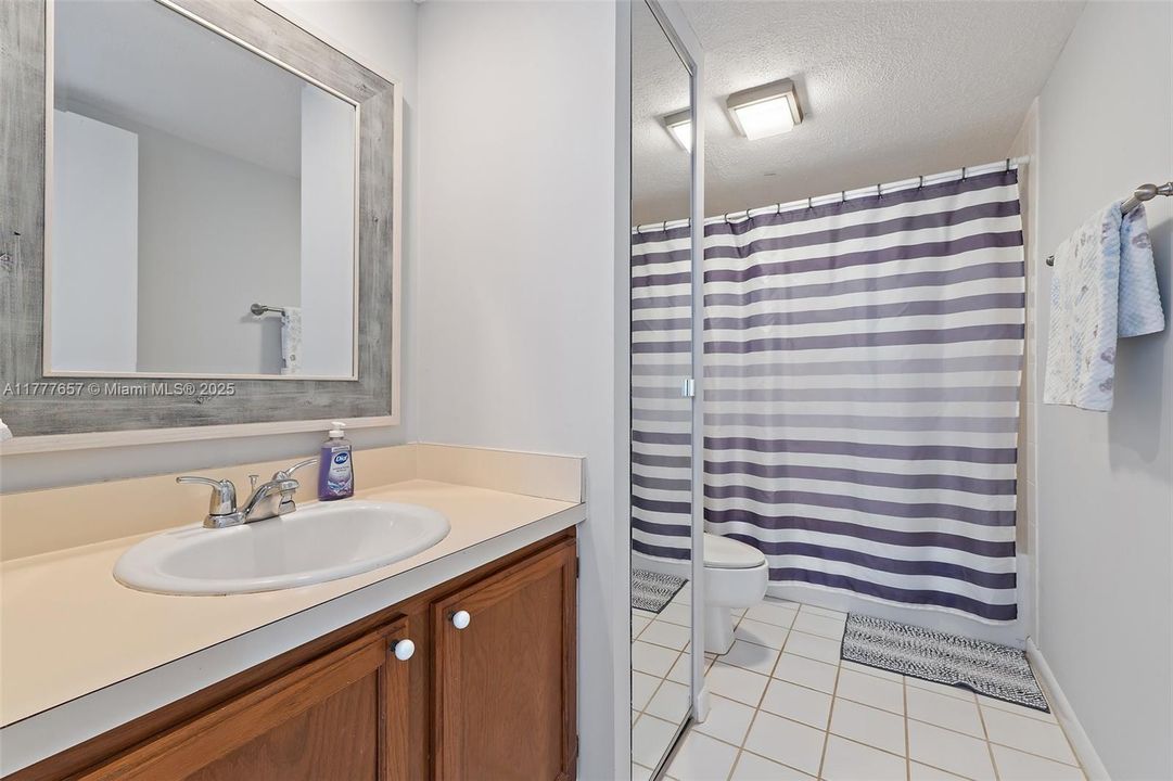 Recently Rented: $1,800 (2 beds, 2 baths, 1288 Square Feet)