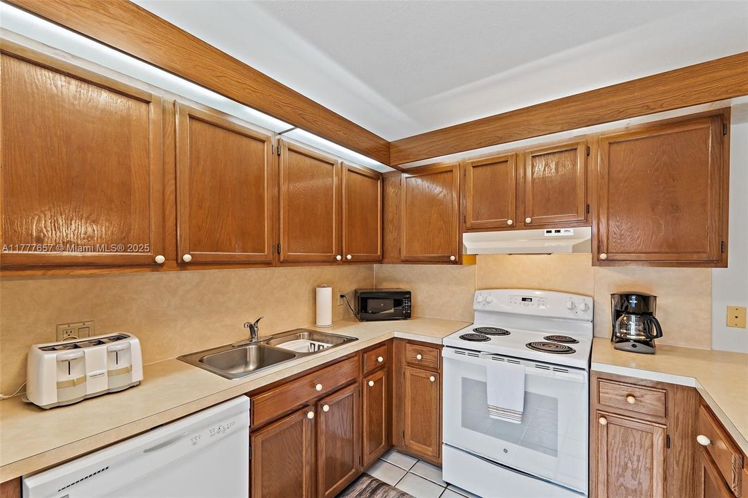 Recently Rented: $1,800 (2 beds, 2 baths, 1288 Square Feet)