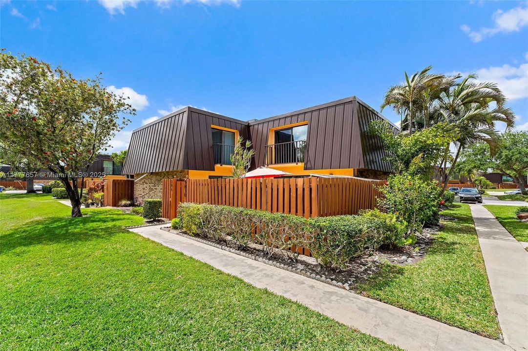 Recently Rented: $1,800 (2 beds, 2 baths, 1288 Square Feet)