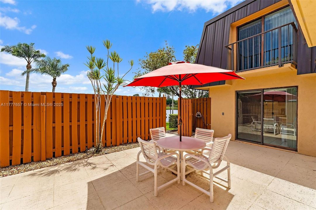 Recently Rented: $1,800 (2 beds, 2 baths, 1288 Square Feet)