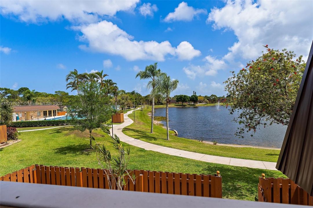 Recently Rented: $1,800 (2 beds, 2 baths, 1288 Square Feet)