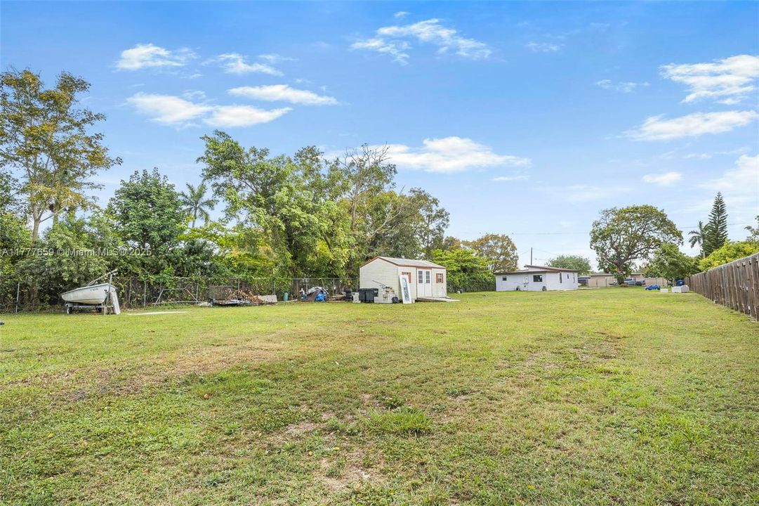 Recently Sold: $575,000 (2 beds, 2 baths, 1035 Square Feet)